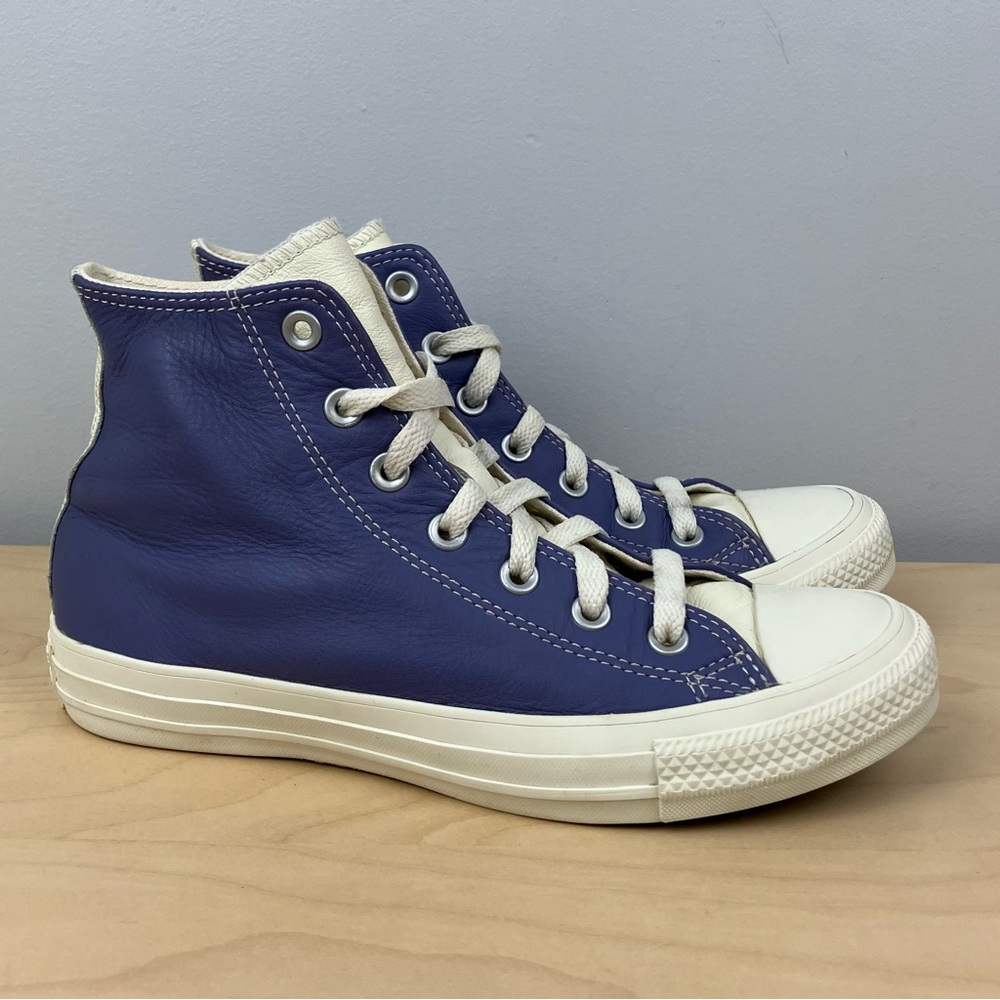 Converse Women’s Size 8.0 All Star Chuck Taylor High Top Purple & White Shoes